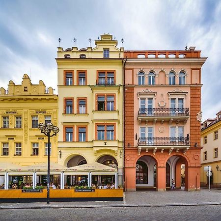 Modern Family Apt. With Central Square Entrance Hradec Kralove Exterior foto