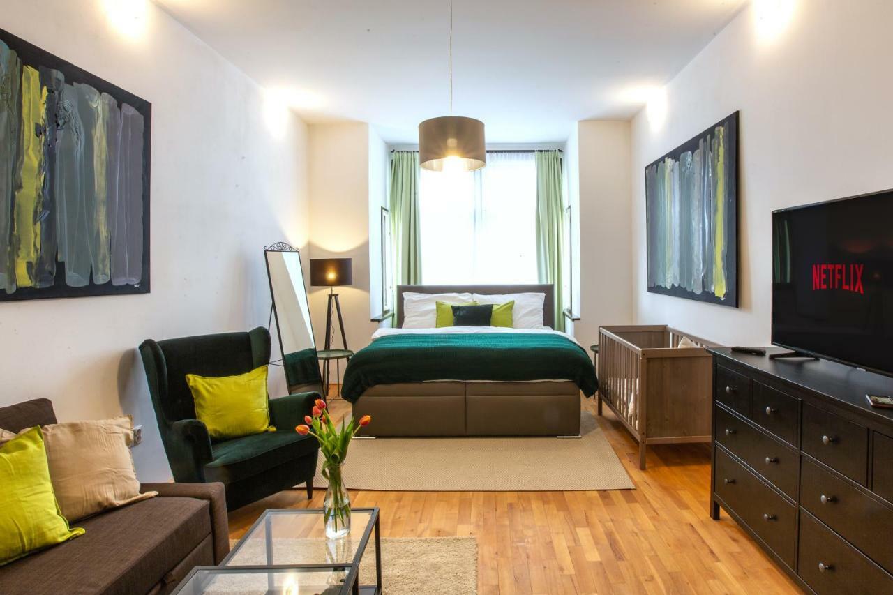 Modern Family Apt. With Central Square Entrance Hradec Kralove Exterior foto