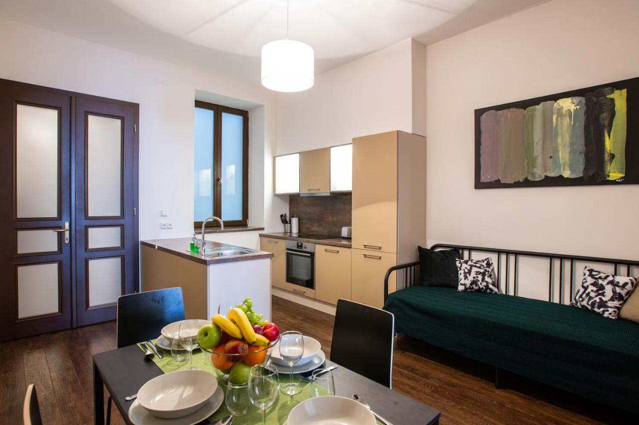 Modern Family Apt. With Central Square Entrance Hradec Kralove Exterior foto